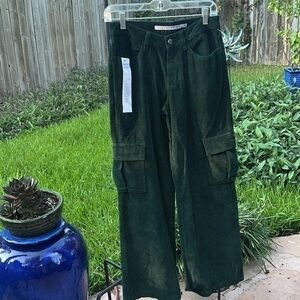 New ▶️ Tinseltown ◀️ Dark Green Corduroy Cargo. Size 5